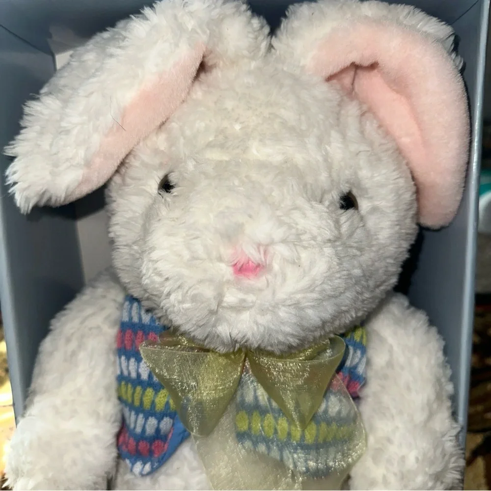 1988 Chrisha Creation Playful Plush Hip Swing Animated Easter Bunny 19
